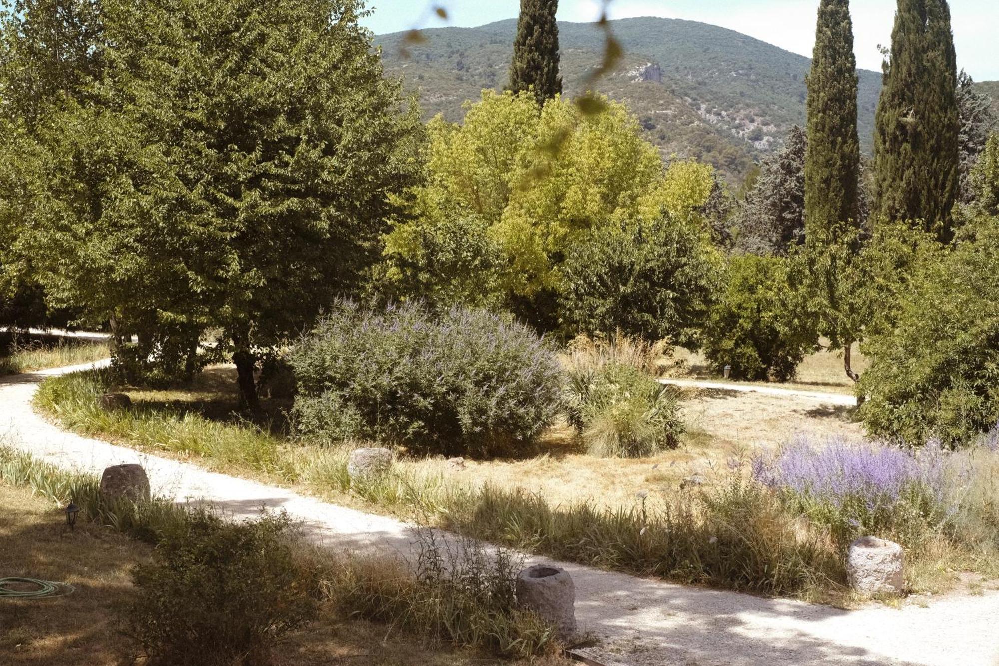Le Galinier Lourmarin, A Beaumier Guesthouse Ruang foto